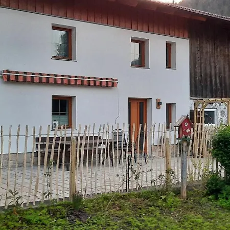 Semesterbostad Dora's Lechtraum Bach (Tyrol)